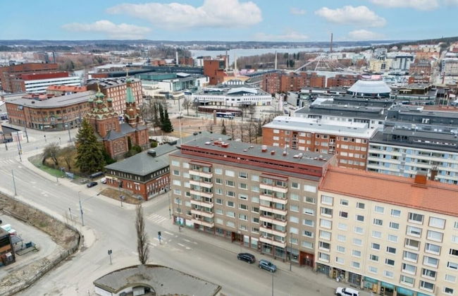 1BR Apt and Balcony next to Railway Station - Foto 16