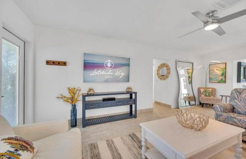 Waterfront Bungalow Heated Pool Pineapple Key - Foto 9