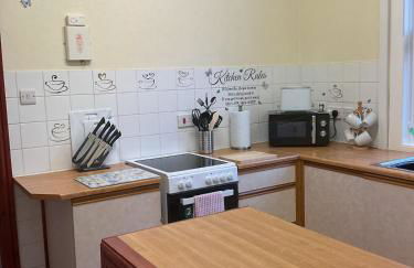 Shirleys apartment - Photo 10