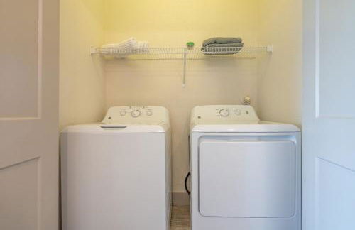 Riverwalk and Pool view Apt with King bed Infinity Pool Gym Free Parking - Foto 34