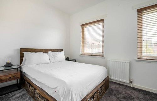 Bright, modern 2 bedroom house with free parking! - Foto 5