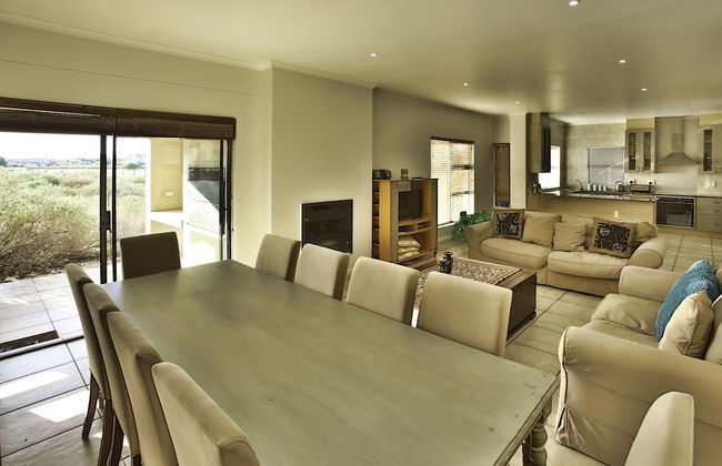 Mulligan, Langebaan 10-sleeper - Photo 9