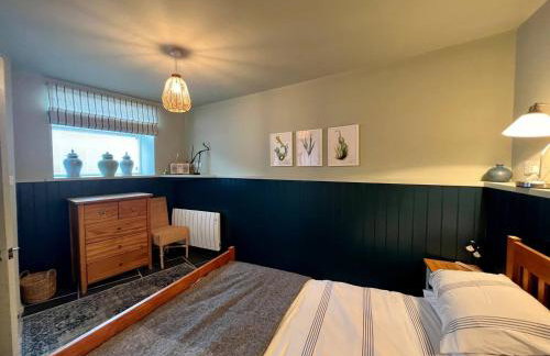 Beachfront Cottage with Sea Views & Coastal Walk - Foto 12