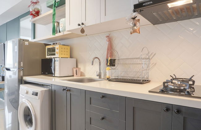 New And Homey Studio At West Vista Apartment - Photo 10