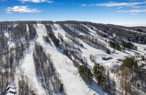 Modern Townhome with Decks Fireplace & Mountain Views - Foto 5