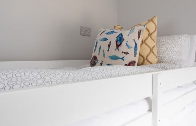 Seaside Serenity 3-bed Deck Garden Near Shore - Photo 14