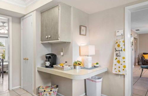 Sunny Cottage with lanai and garage, only 4 miles from Siesta Key - Foto 45