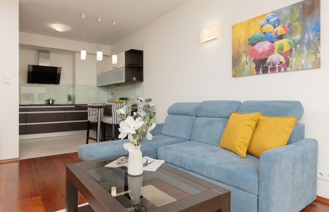 Apartment With 3 Rooms Bemowo by Renters - Foto 1