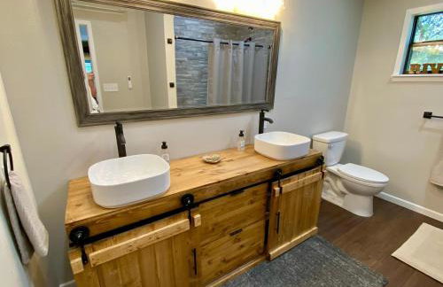 Away at the River - Foto 59