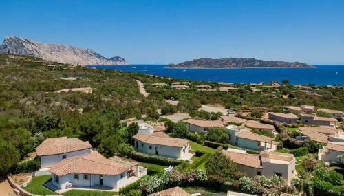 Seafront Villa - 5min to BRANDINCHI I Exclusive Garden I Private Beach I BBQ I Wi-Fi - Foto 2