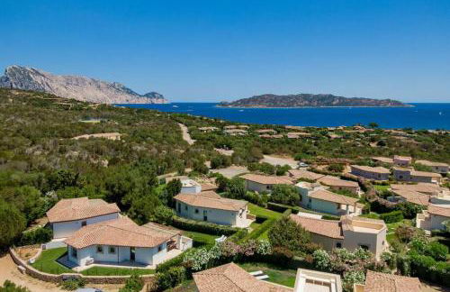 Seafront Villa - 5min to BRANDINCHI I Exclusive Garden I Private Beach I BBQ I Wi-Fi - Foto 2