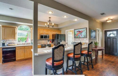 Massive lakefront home with HOT TUB - Foto 42