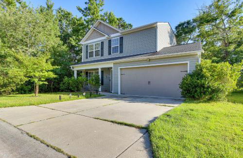 Dog-Friendly Home with Pool Access Near Oak Island! - Foto 1