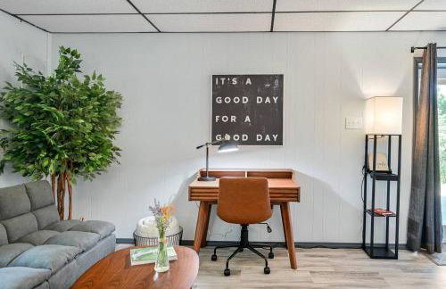 Romantic Garden Studio - 1BR - Indoor Fireplace - Foto 9