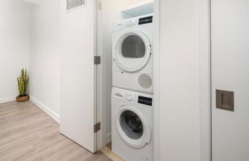 Luxury 2BD nr Wall St Gym Rooftop w/d - Foto 9