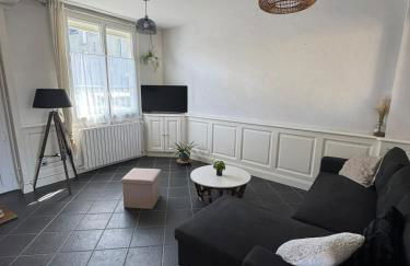 Charmante petite maison en plein centre-ville - Photo 1