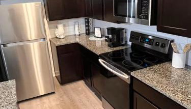 Stylish Home Perfect for Your Stay - Foto 2, stove, dishwasher