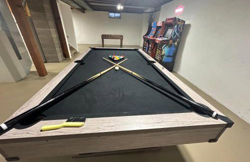 Spacious 3 Bedroom Home with Game Room and Parking - Foto 4