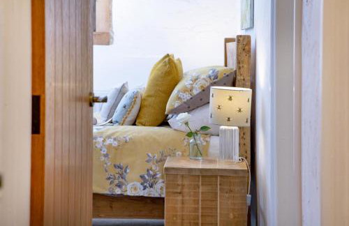 Rose Cottage - Photo 1