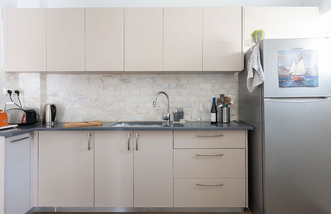 Artistic Downtown Vibe Apt in Florentin - Foto 15