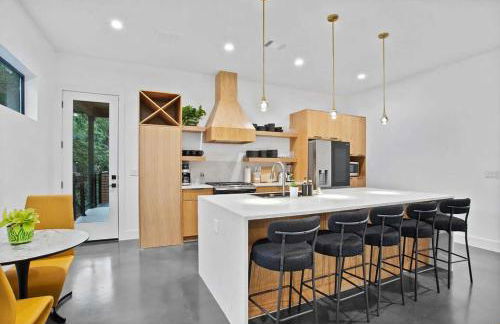 Full Duplex ATX Modern Creekside Retreat 2 Pools - Foto 31