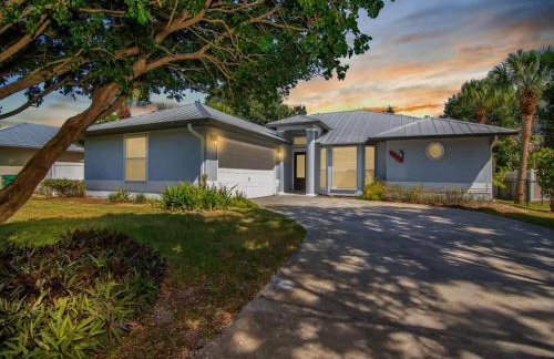 Beach Getaway - Private Heated Pool & 2 King Beds - Foto 16