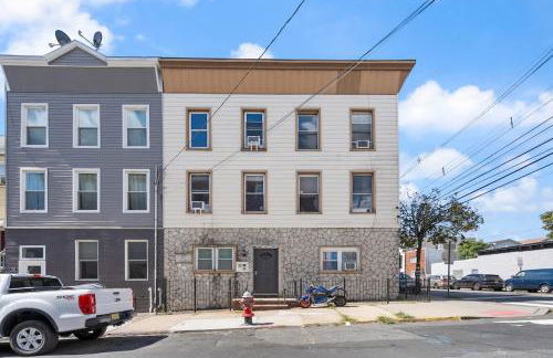 New and Beautiful 2BR Apt in Prime Spot 20 Min to NYC - Foto 36