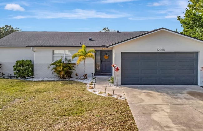 Heated Pool 3b 2b Home 10 Mins to Beach - Photo 1