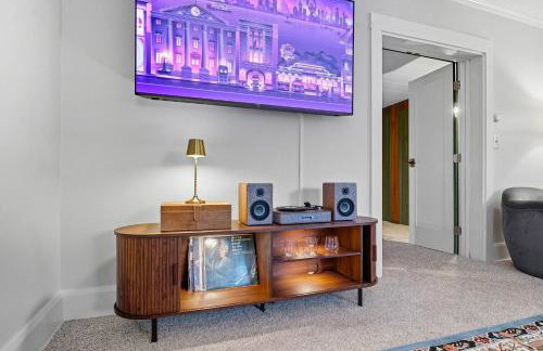 1920s Cottage | Hot Tub | Game Room | Fire Pit - Foto 18