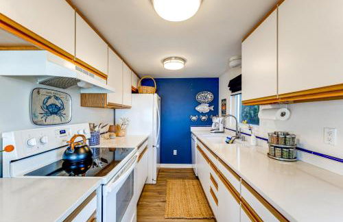 Waterfront Gem with 2 Patios on Camano Island - Foto 9