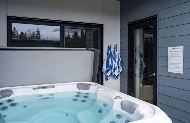 Hemlock Hangout By Revelstoke Vacations - Photo 32