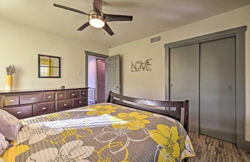 Remodeled Retro Home with Deck, Walk to Main Street! - Foto 13