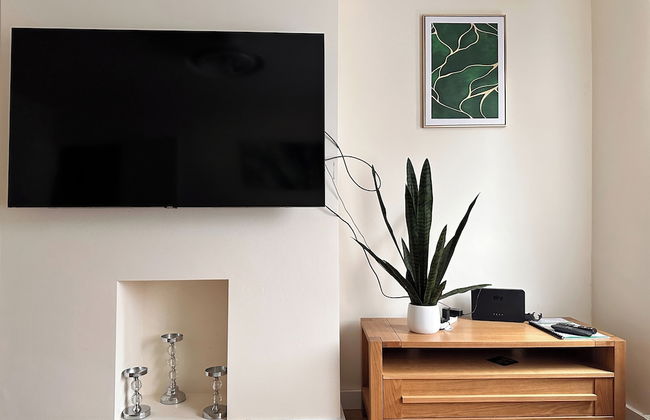 2 Bedroom Apartment-sleeps 6-parking-wifi - Photo 22