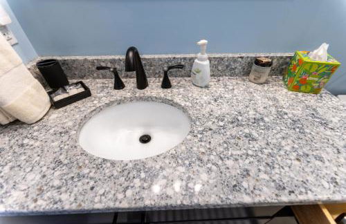 Deep Creek Retreat Hot Tub 85 inchTV all one level - Foto 47