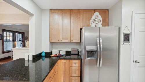 Exclusive Ottawa Hills Private Home, Garage, WD, Gourmet Equipped kitchen, Netflix - Foto 5