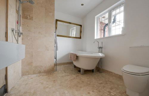 Harbourways Emsworth, Pet Friendly Coastal Retreat, Contractors & Leisure, Free Parking, Walk to Pubs - Photo 20