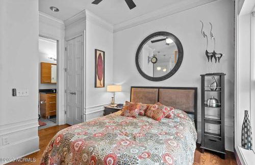 Downtown Condo*Balcony*River*Pet Friendly*Beach - Foto 9