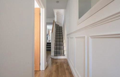 Spacious 3 Bedroom Home with PS5 and Pool Table Near O2 Arena Canary Wharf and Elizabeth Line to Central London - Foto 24