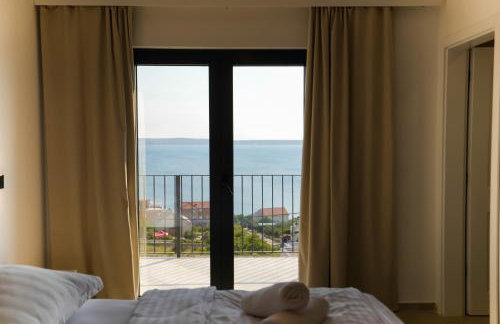 Newly built Villa MarVista with 4 bedrooms,infinity pool & stunning sea and mountain views - Photo 26