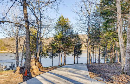 Lakefront Gem Dock and Hot Tub in Jacksboro - Foto 39