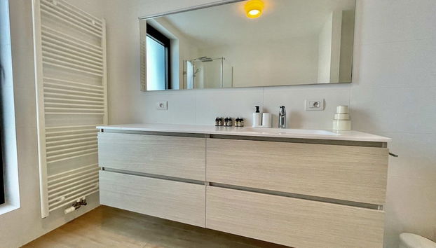 Modern 2BR 1.5 BA Near Diamond District by Oneluxstay - Foto 3, Camera