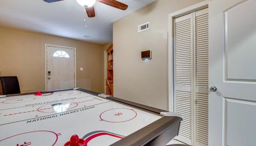 Pool Table and Patio Cozy Lawrenceville Apt - Foto 5