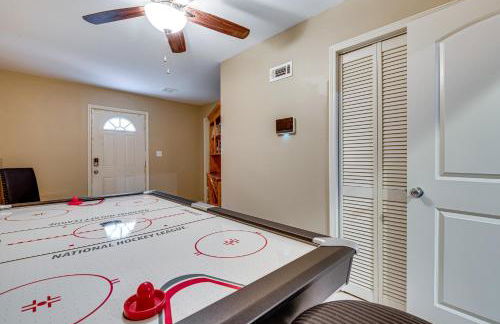 Pool Table and Patio Cozy Lawrenceville Apt - Foto 5