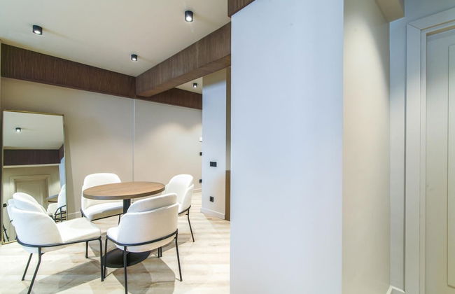 Chic and Convenient Flat in Central Besiktas - Photo 7