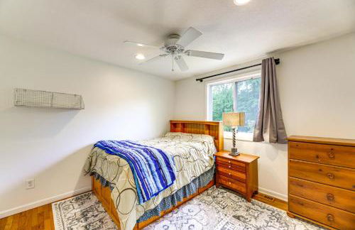 Large Yard with Pond Family Retreat in New Albany! - Foto 29