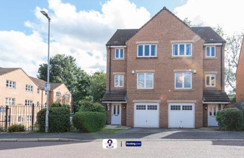 Last-Minute Escapes ! Summer Days l RTM Stay l 4 -Bed House By Finesse Stays Short Lets & Serviced Accommodation Wakefield With Parking, Contractors - Foto 57