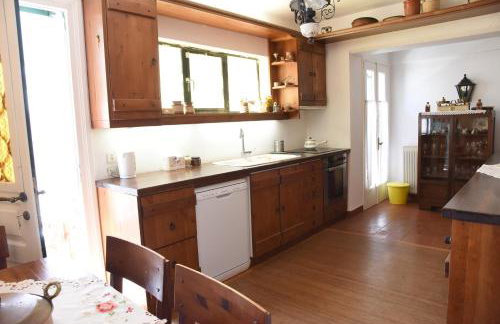 Kiveri Traditional Villa - Photo 9