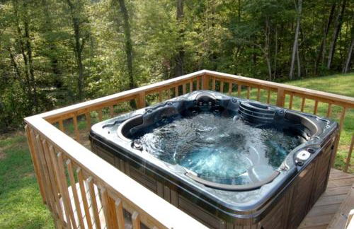 Lovely Log Cabin in the Woods with Hot Tub near the Red River Gorge in Kentucky - Foto 18