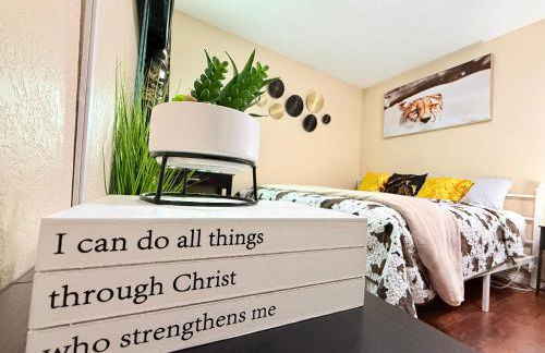 Near AT&T Stadium, UTA, Globe Life, Six Flags, DFW Airport, American Airlines Center with Games and Crib - Foto 20