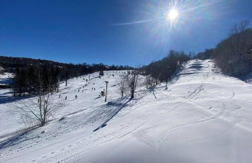 Cozy Charming Ski Chalet Sleeps 11 - Foto 44